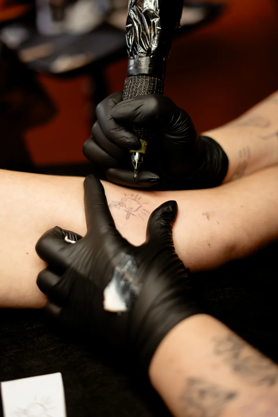 Tatuagem realizada por alunos da Academy.