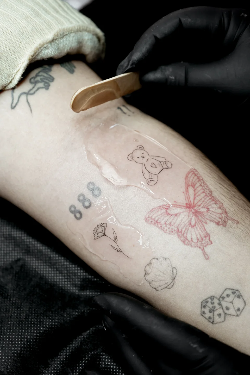 Prática e tatuagens realizadas por alunos da Academy.