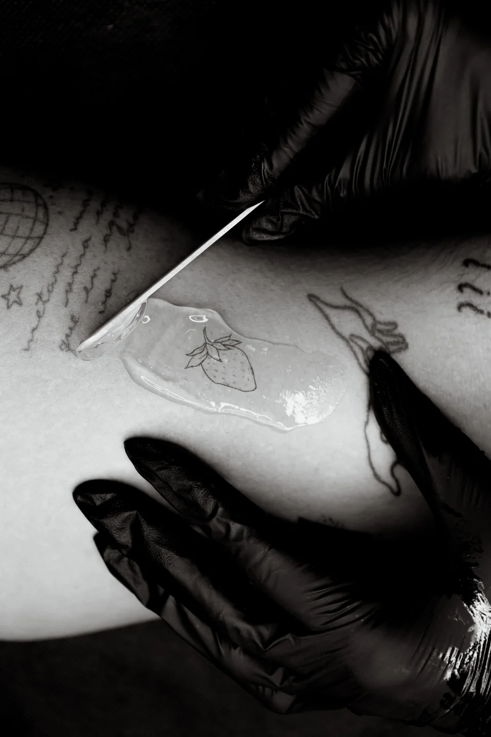Prática e tatuagens realizadas por alunos da Academy.