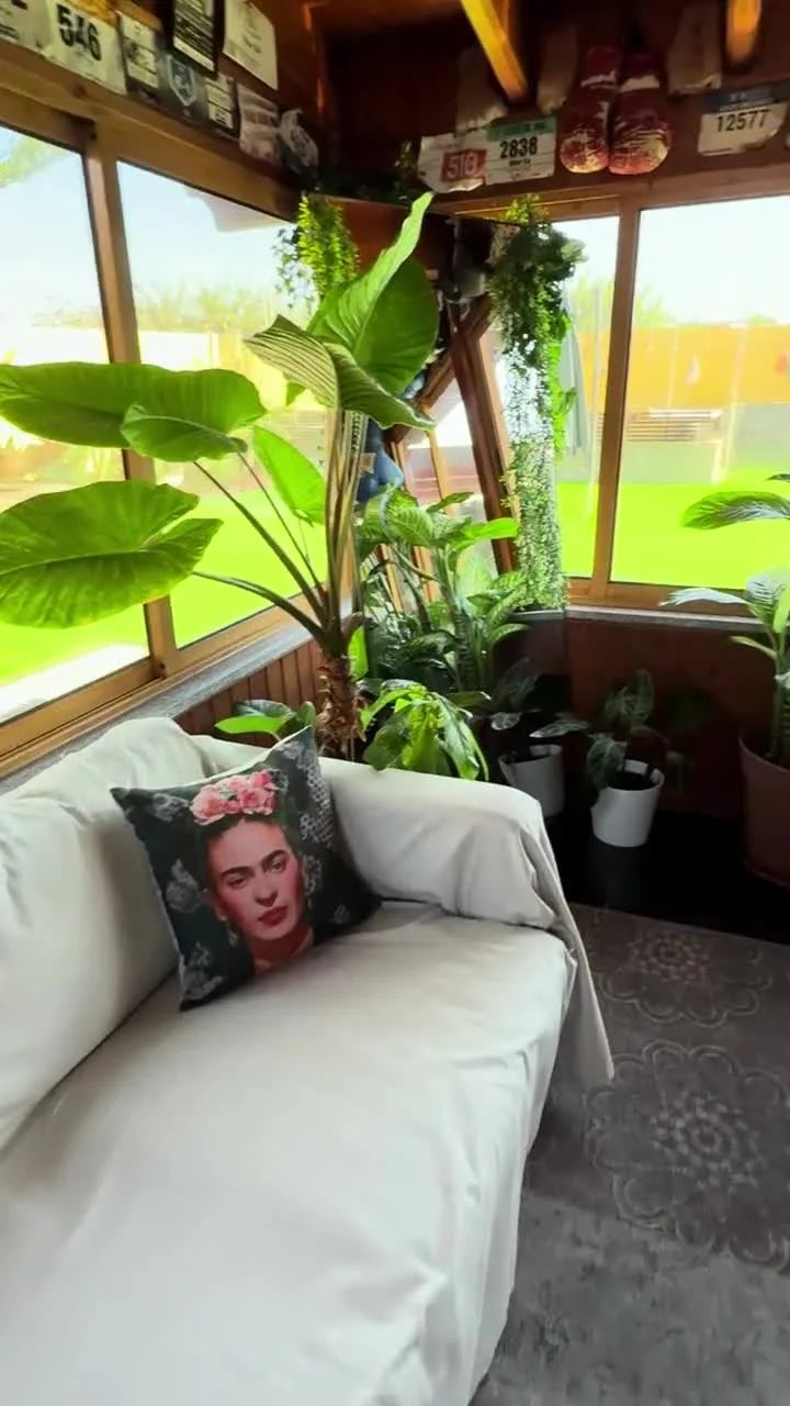 A sala e o kit, preparados para ti